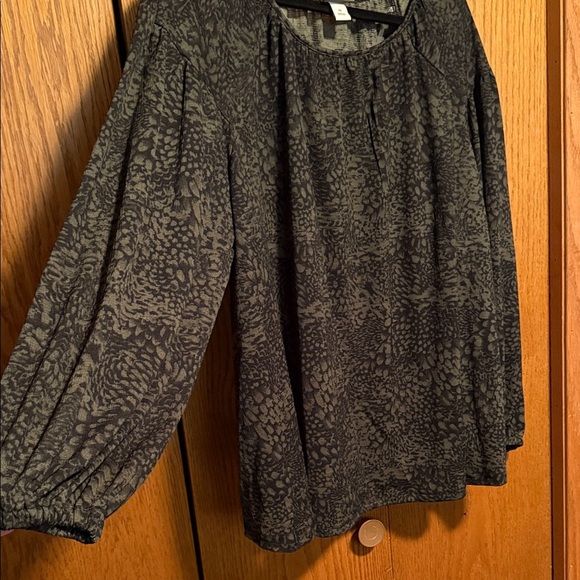 Ava & Viv Black Textured Blouse - Picture 2 of 4